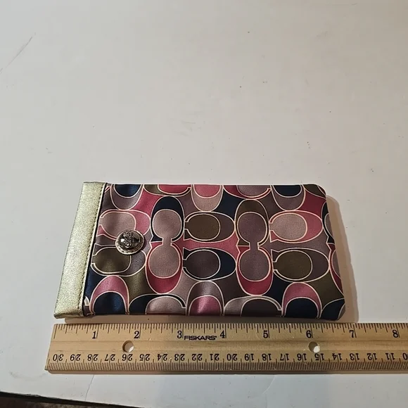 Coach Gallery Scarf Print Sunglass Case + Double Foldable Mirror Set - Picture 7 of 9